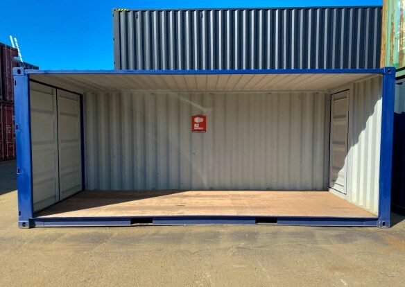 Cutting out the side wall of a 20′ container