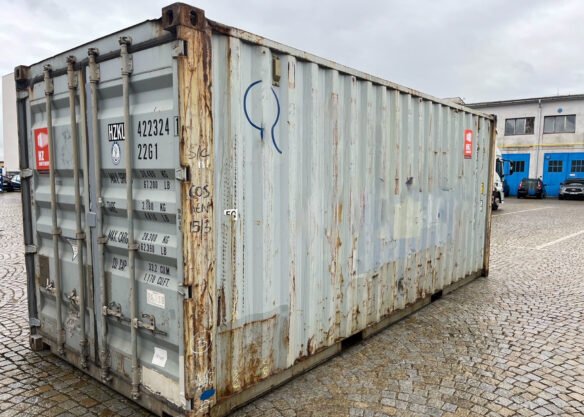 Used 6 m container Cargo Worthy